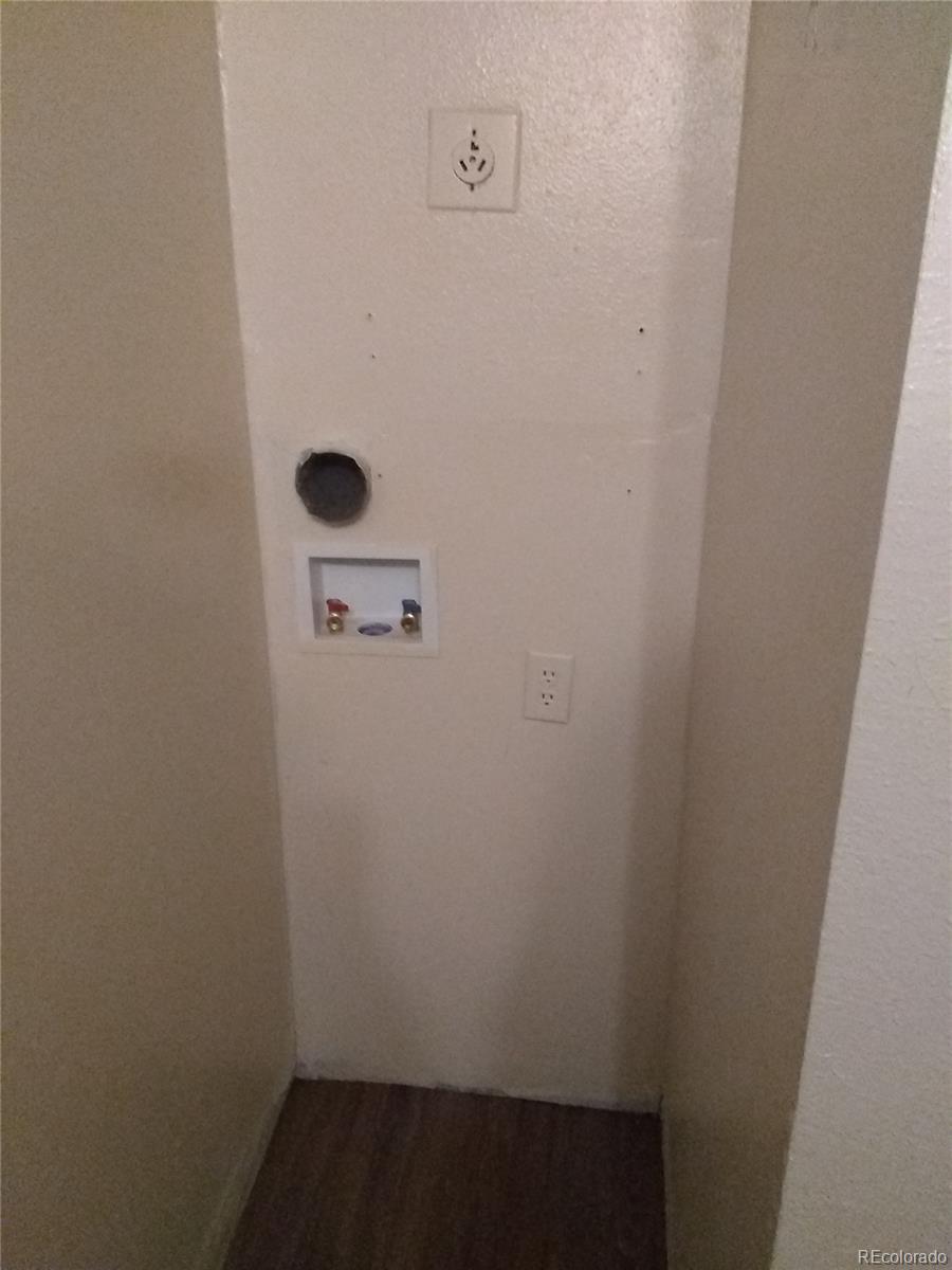 910 S Dawson Way Unit: 2