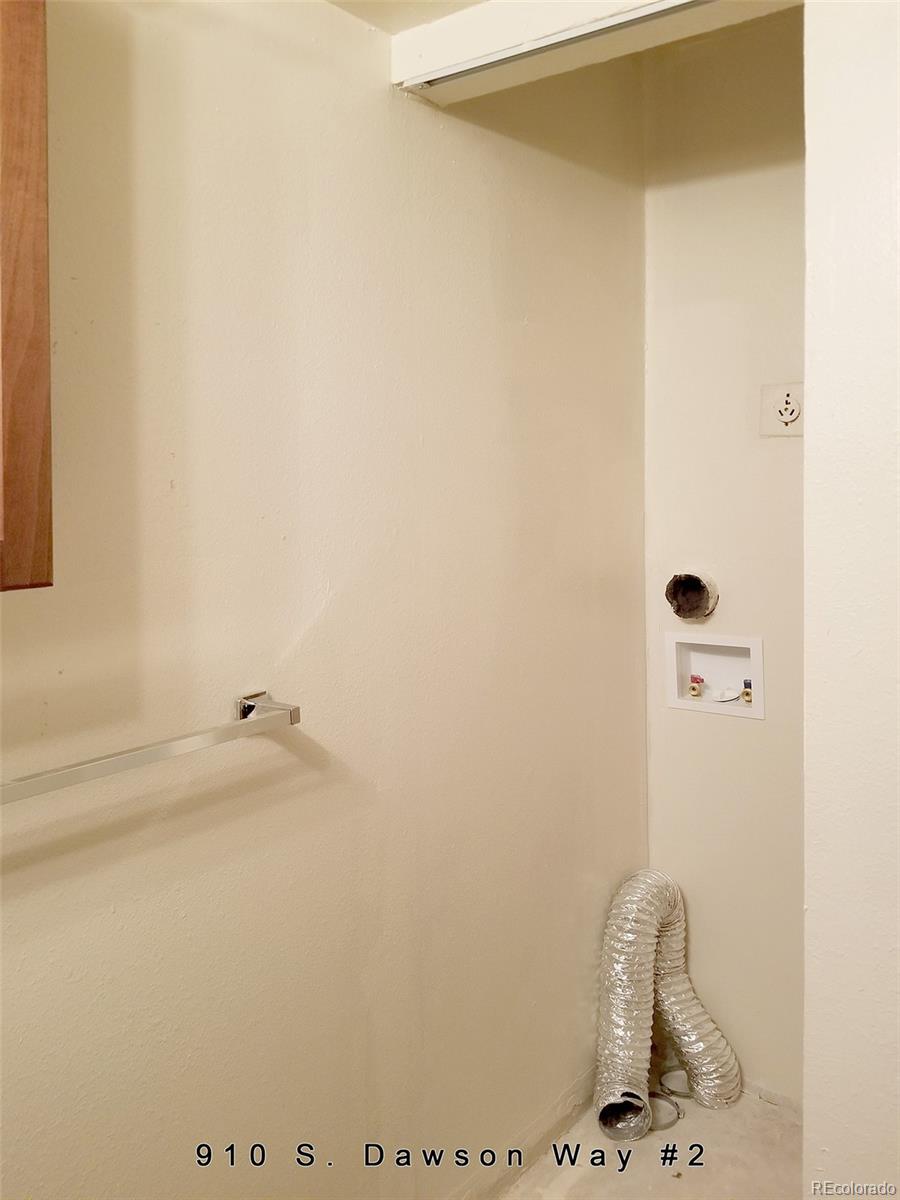 910 S Dawson Way Unit: 2