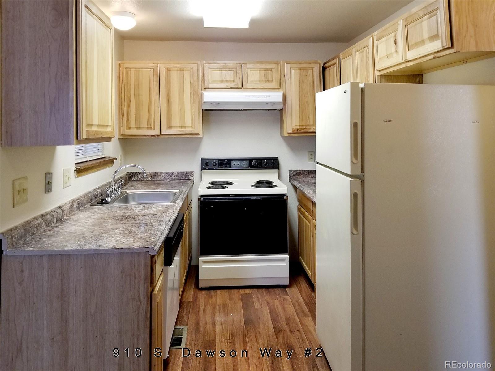 910 S Dawson Way Unit: 2