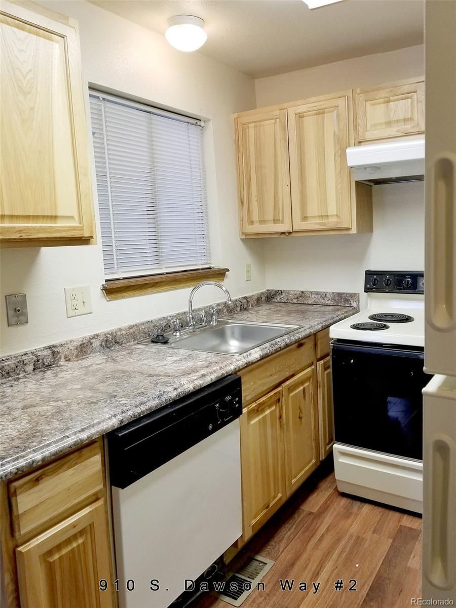 910 S Dawson Way Unit: 2