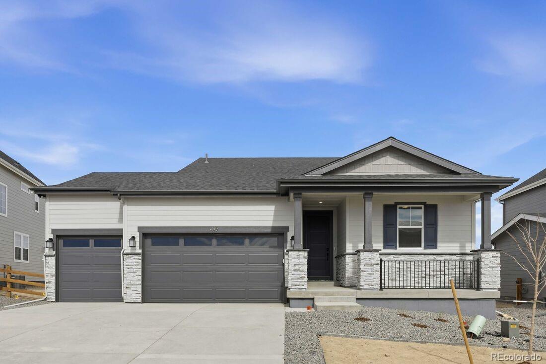 697 Bradley Circle