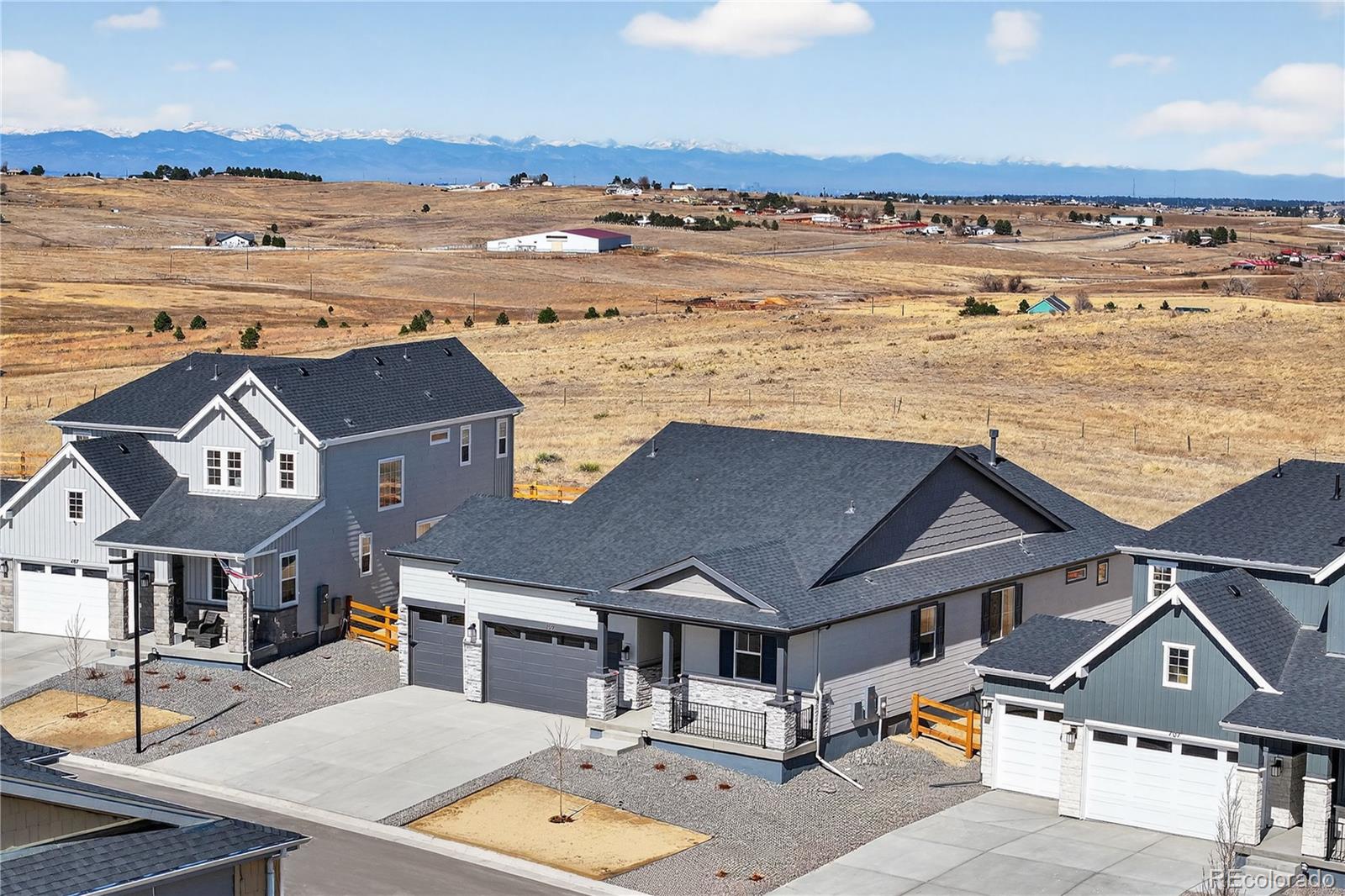 697 Bradley Circle
