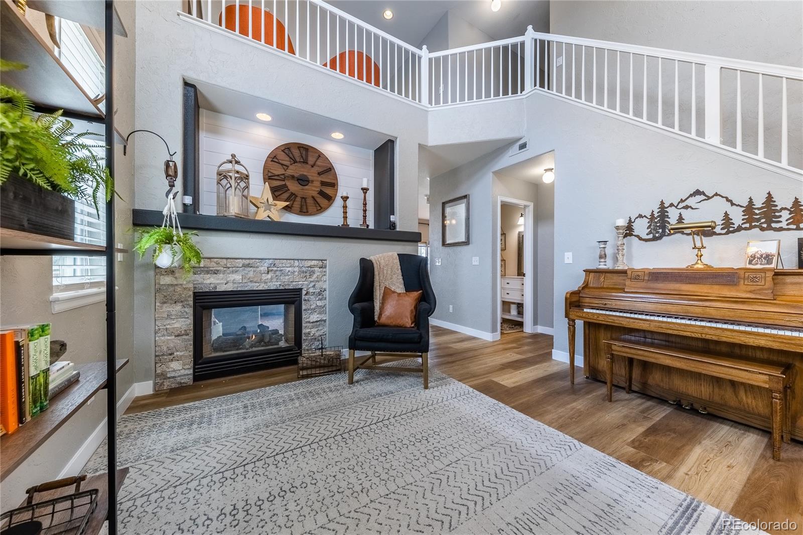 1464 N Stratton Avenue