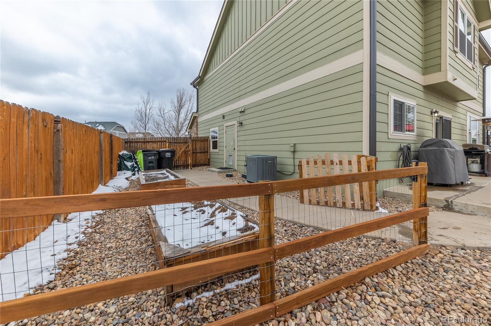 1464 N Stratton Avenue