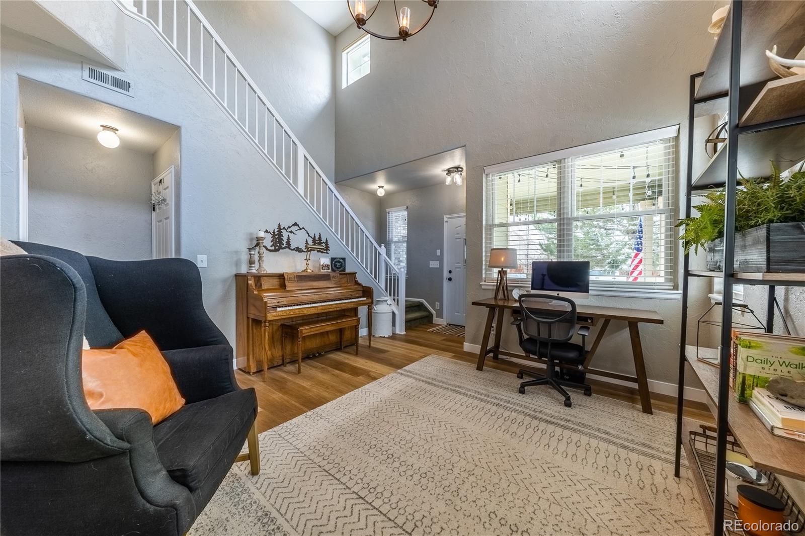 1464 N Stratton Avenue