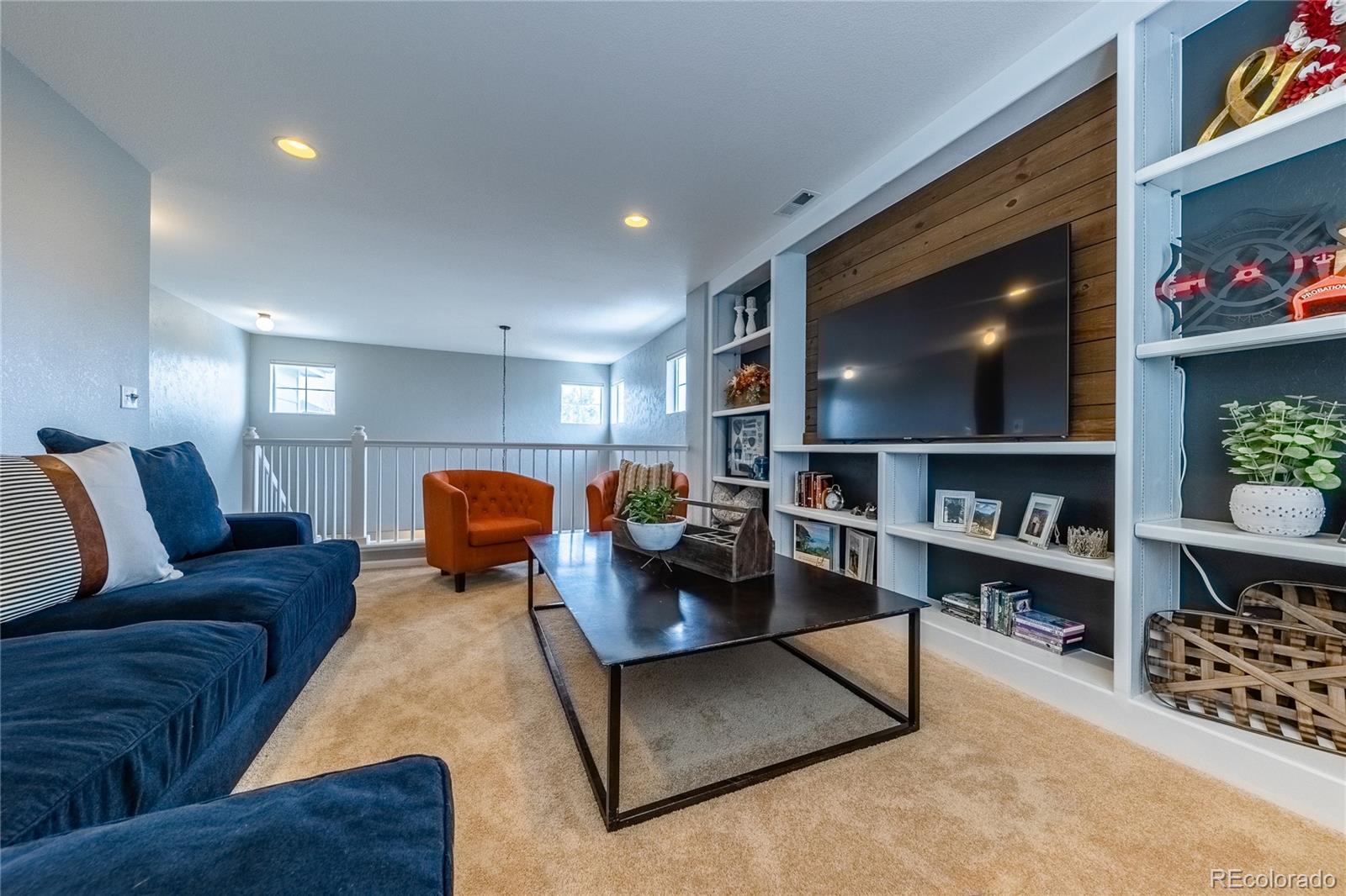 1464 N Stratton Avenue