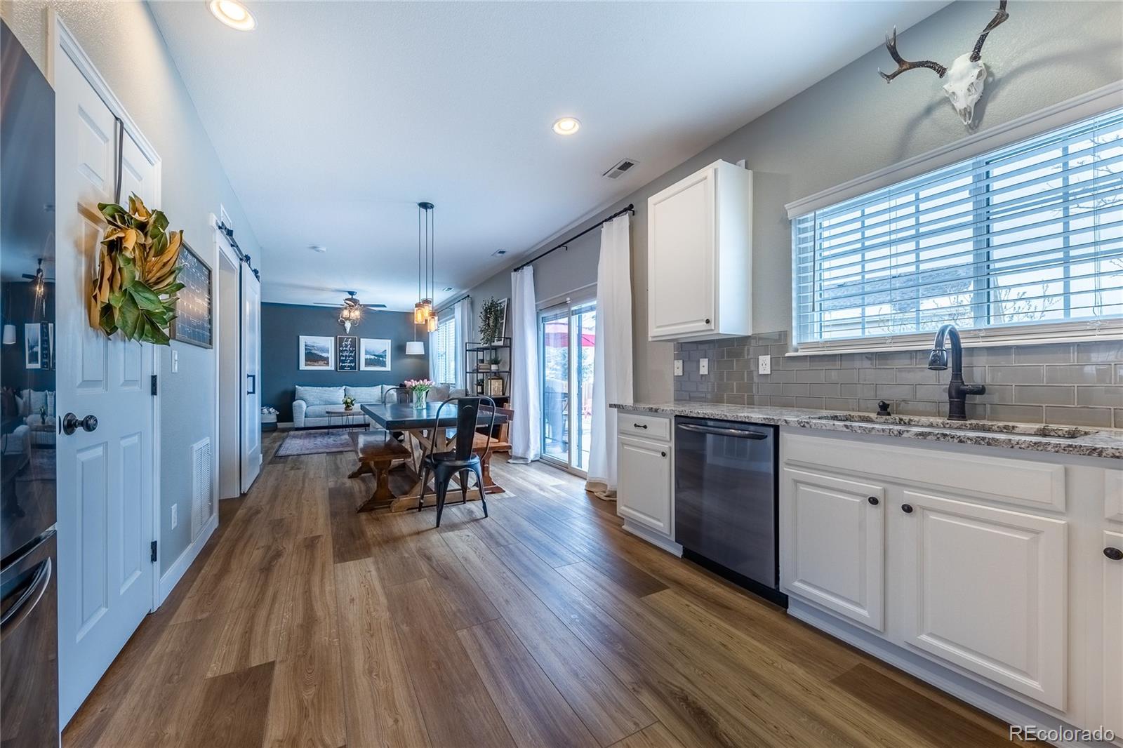 1464 N Stratton Avenue