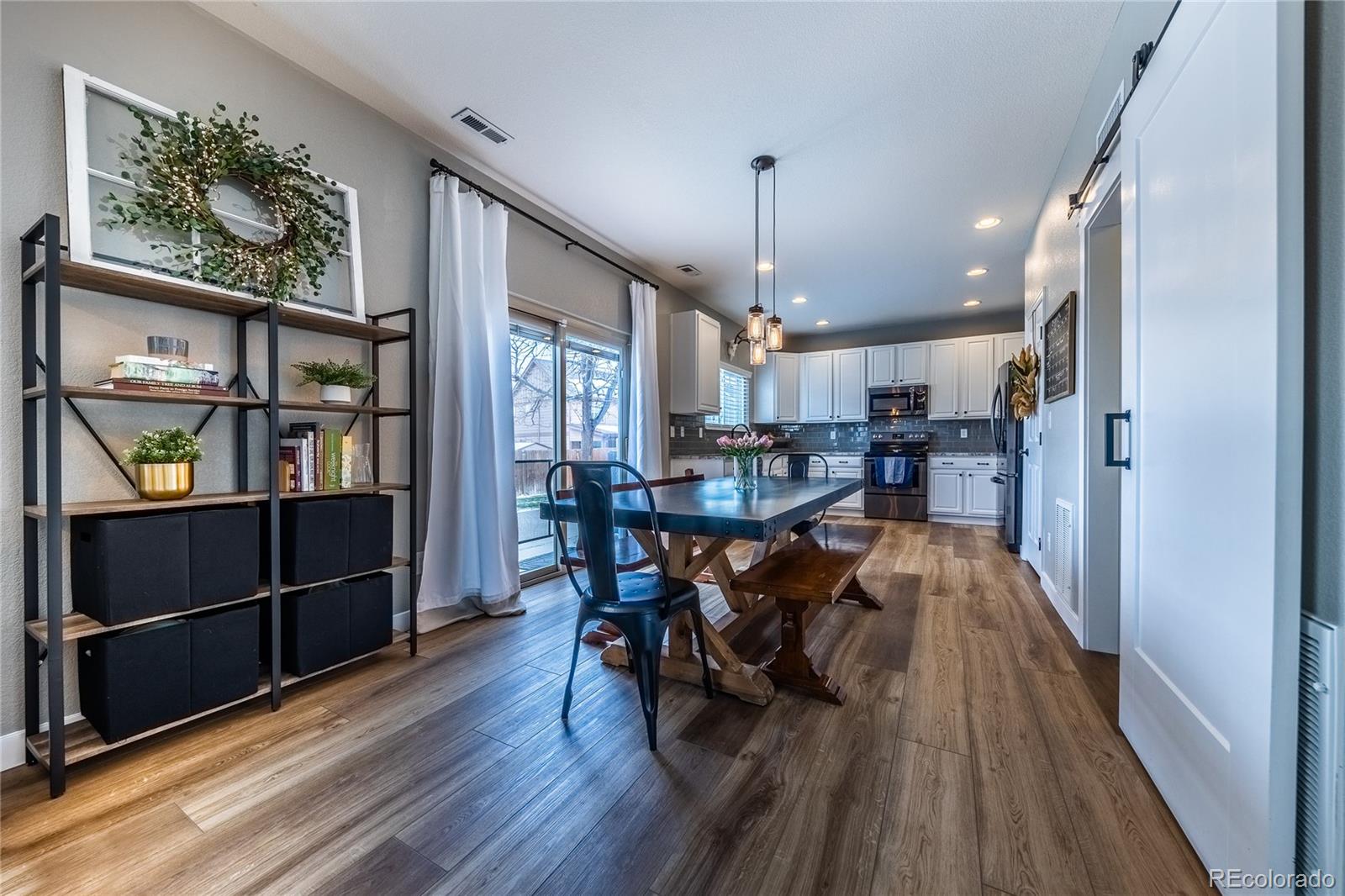 1464 N Stratton Avenue