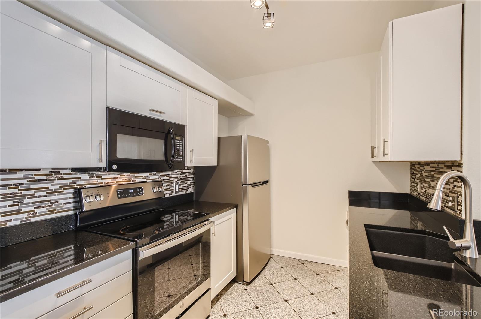 6017 Castlegate Drive W Unit: F22