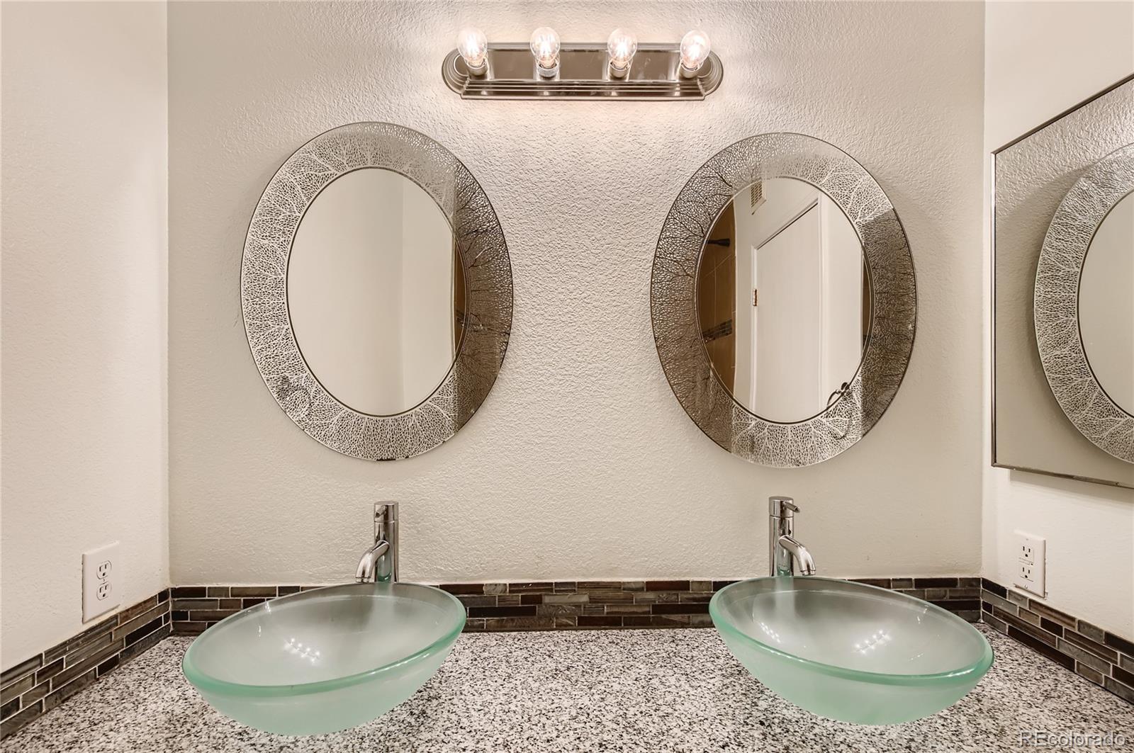 6017 Castlegate Drive W Unit: F22