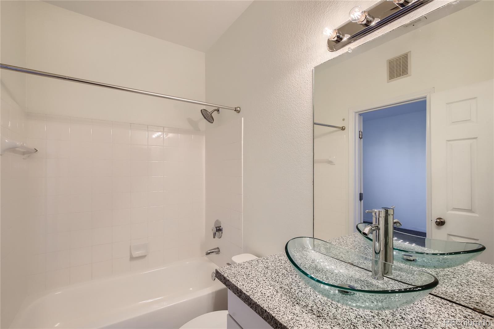 6017 Castlegate Drive W Unit: F22