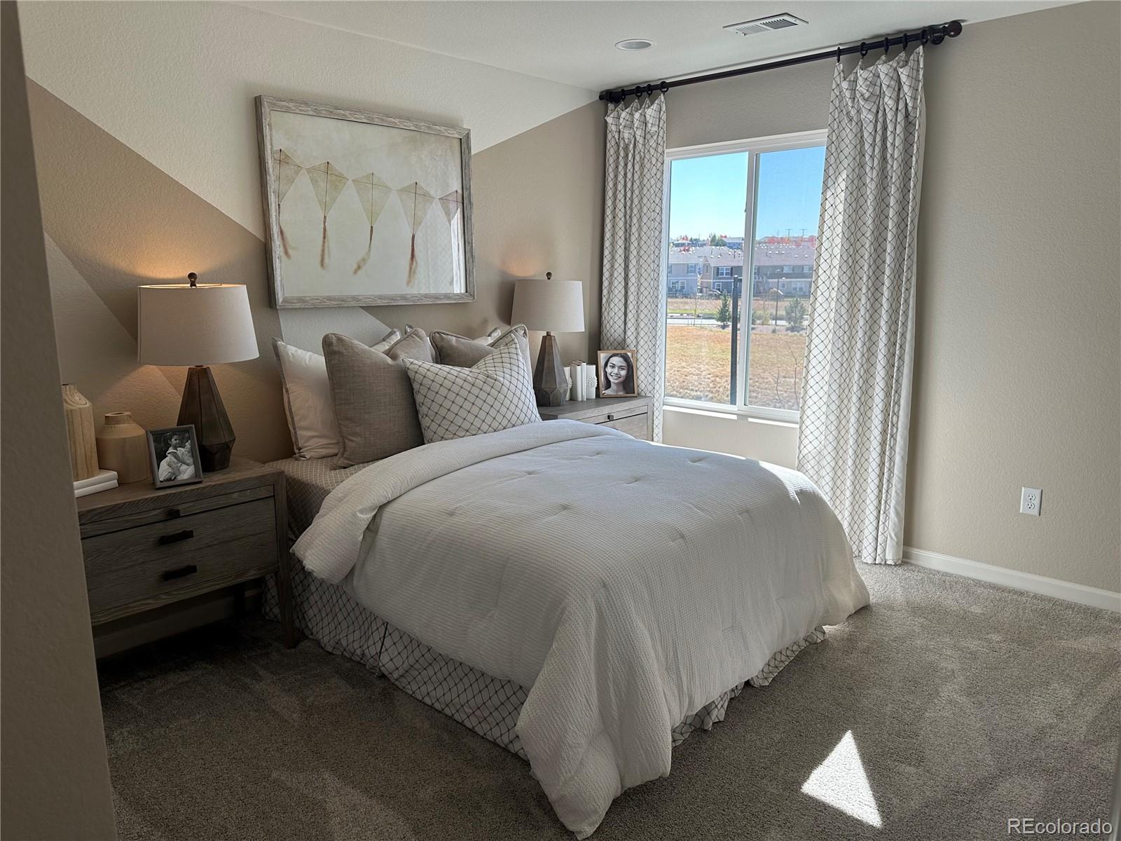 350 Vista Cliff Circle