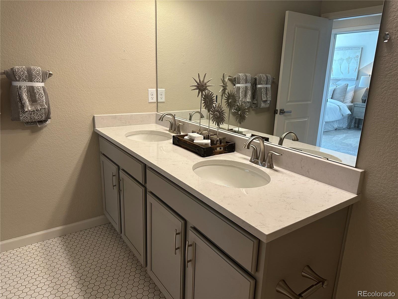 350 Vista Cliff Circle