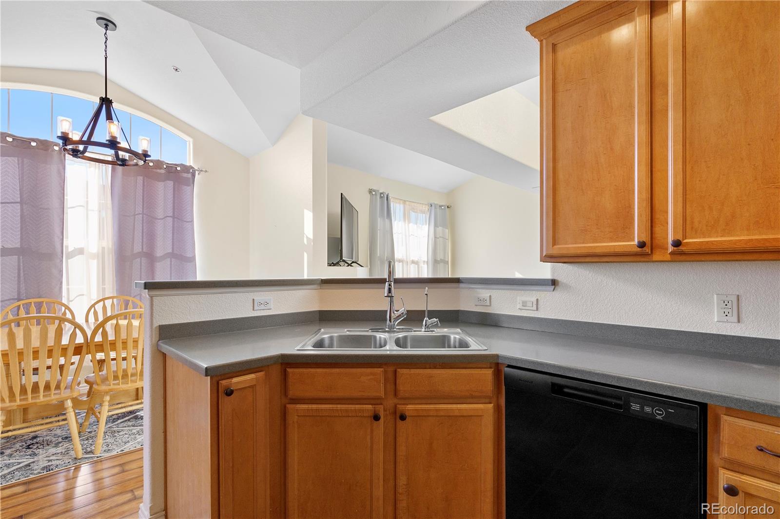 18657 Stroh Road Unit: 4208