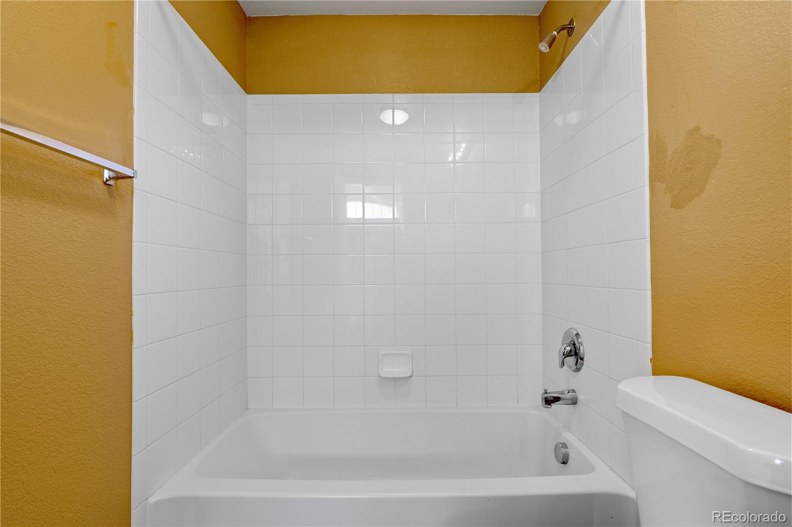 18657 Stroh Road Unit: 4208