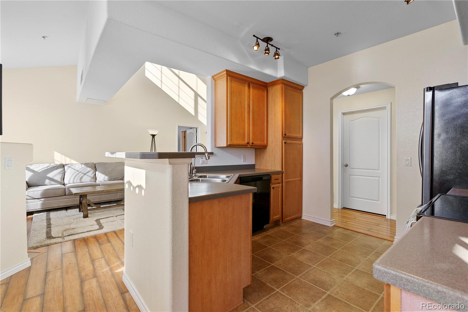 18657 Stroh Road Unit: 4208