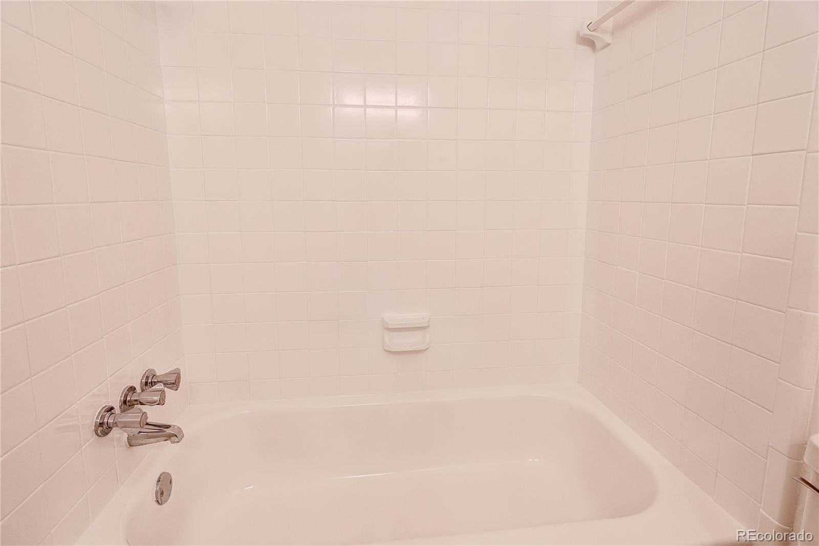 2365 E Geddes Avenue Unit: B22