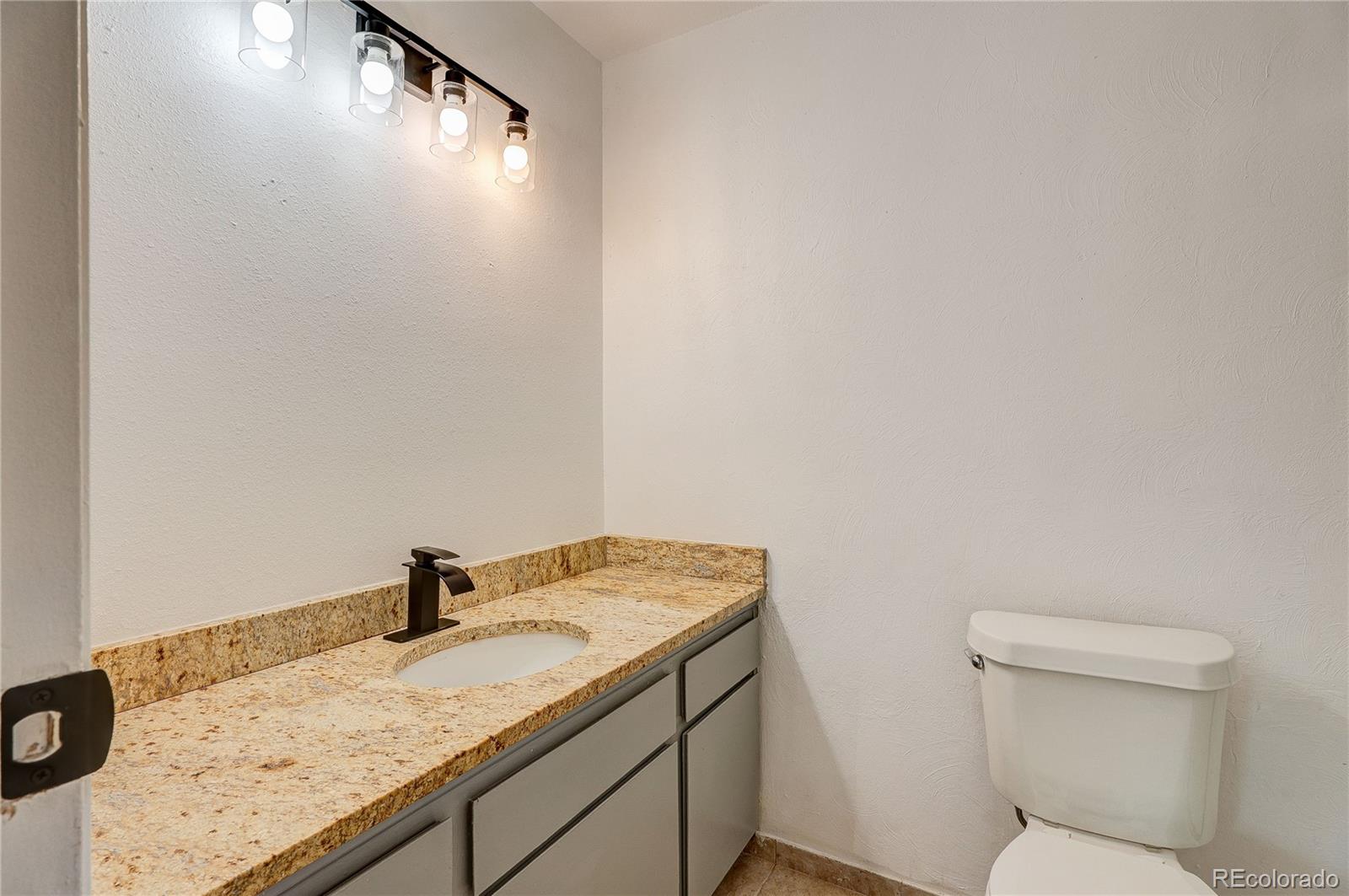 2365 E Geddes Avenue Unit: B22