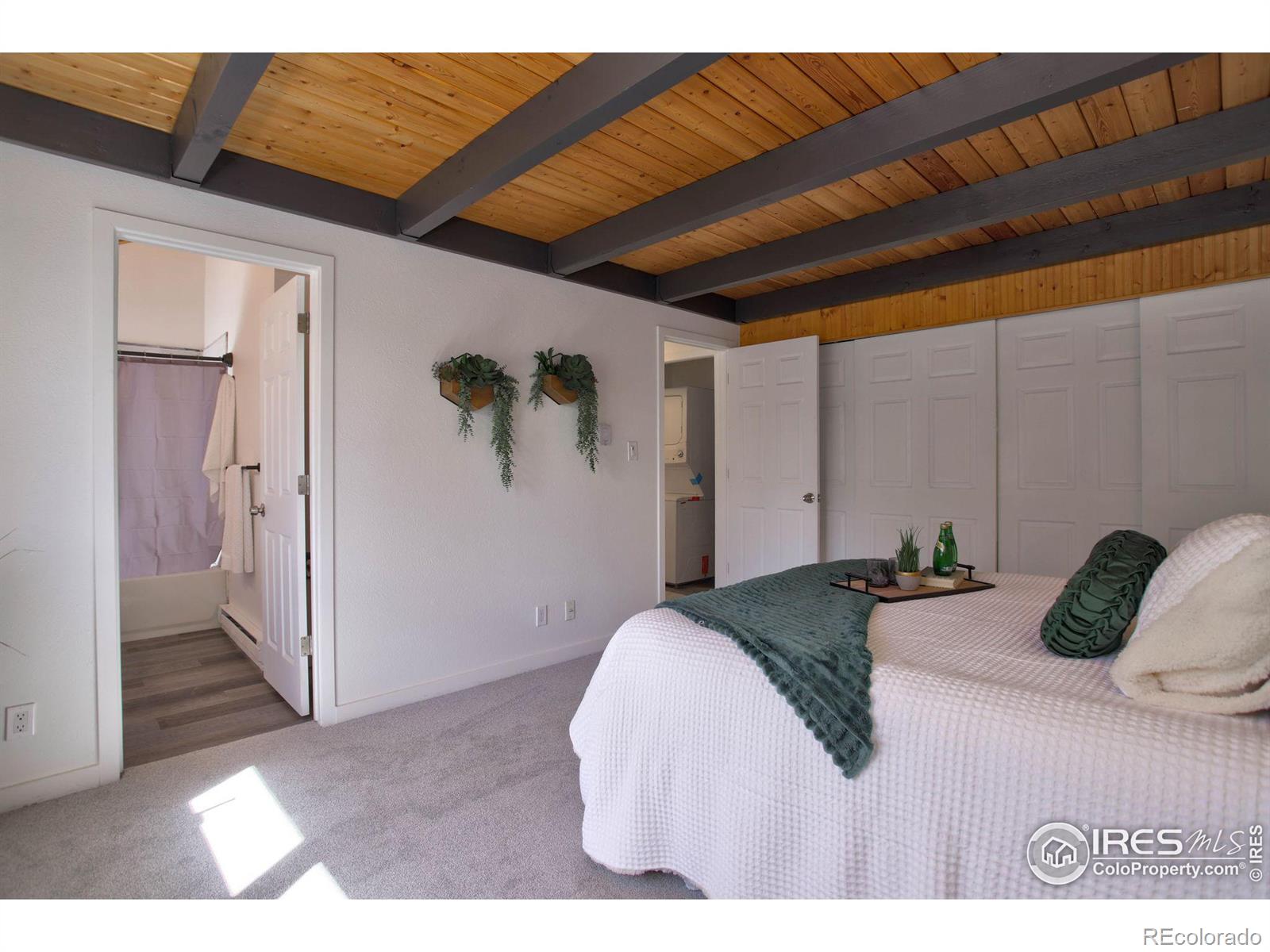 23546 Pondview Place