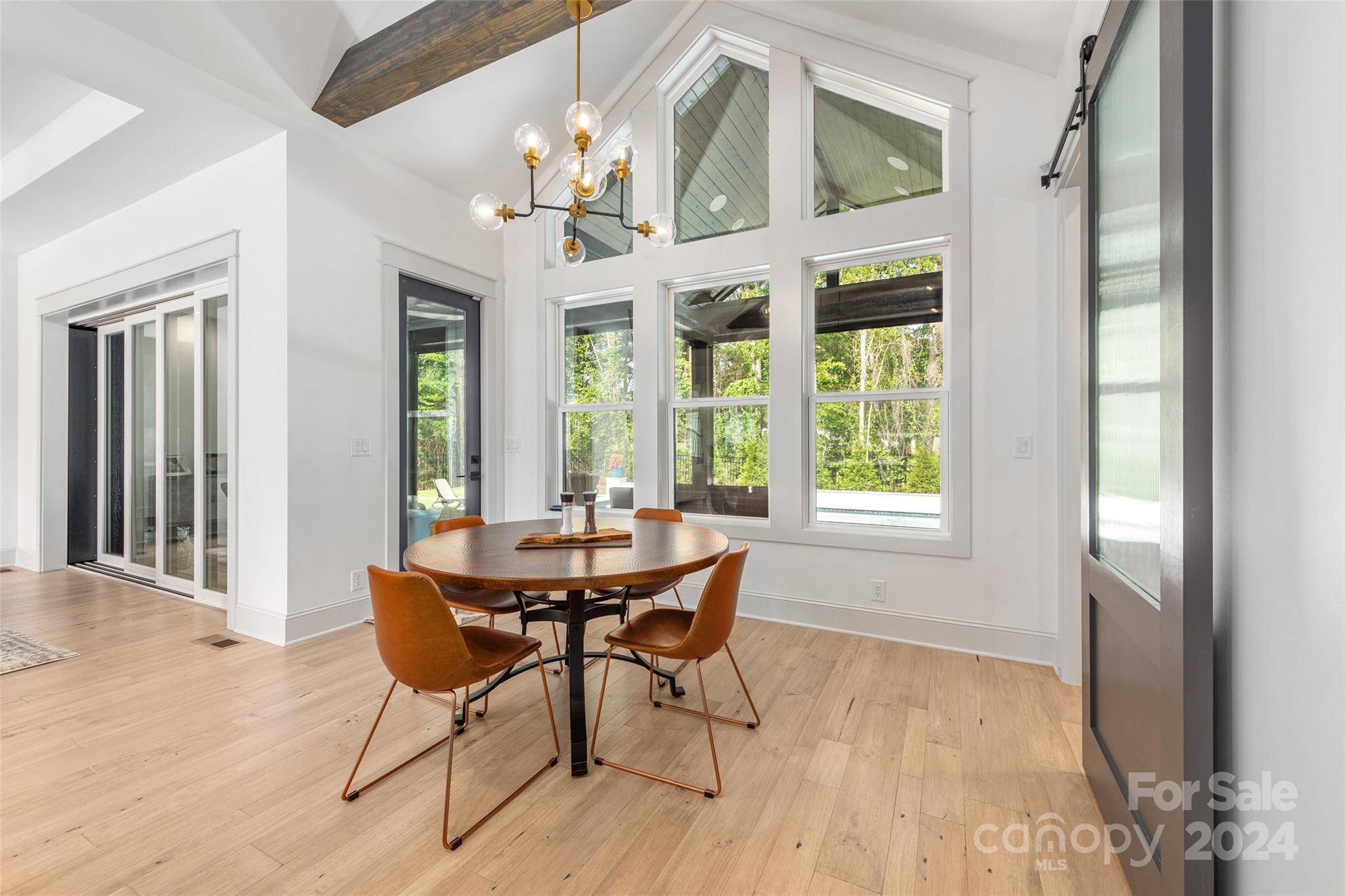 10125 Laurier Lane