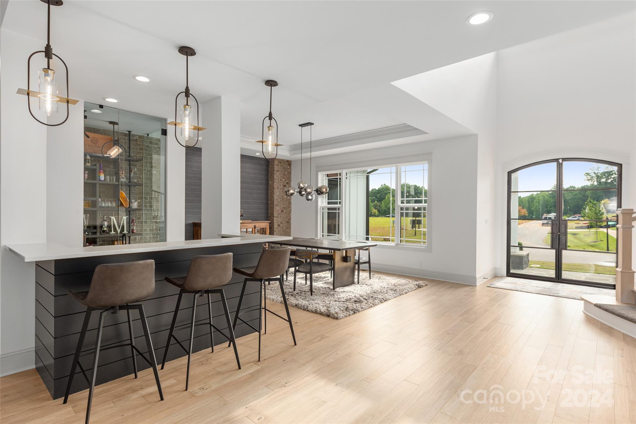 10125 Laurier Lane