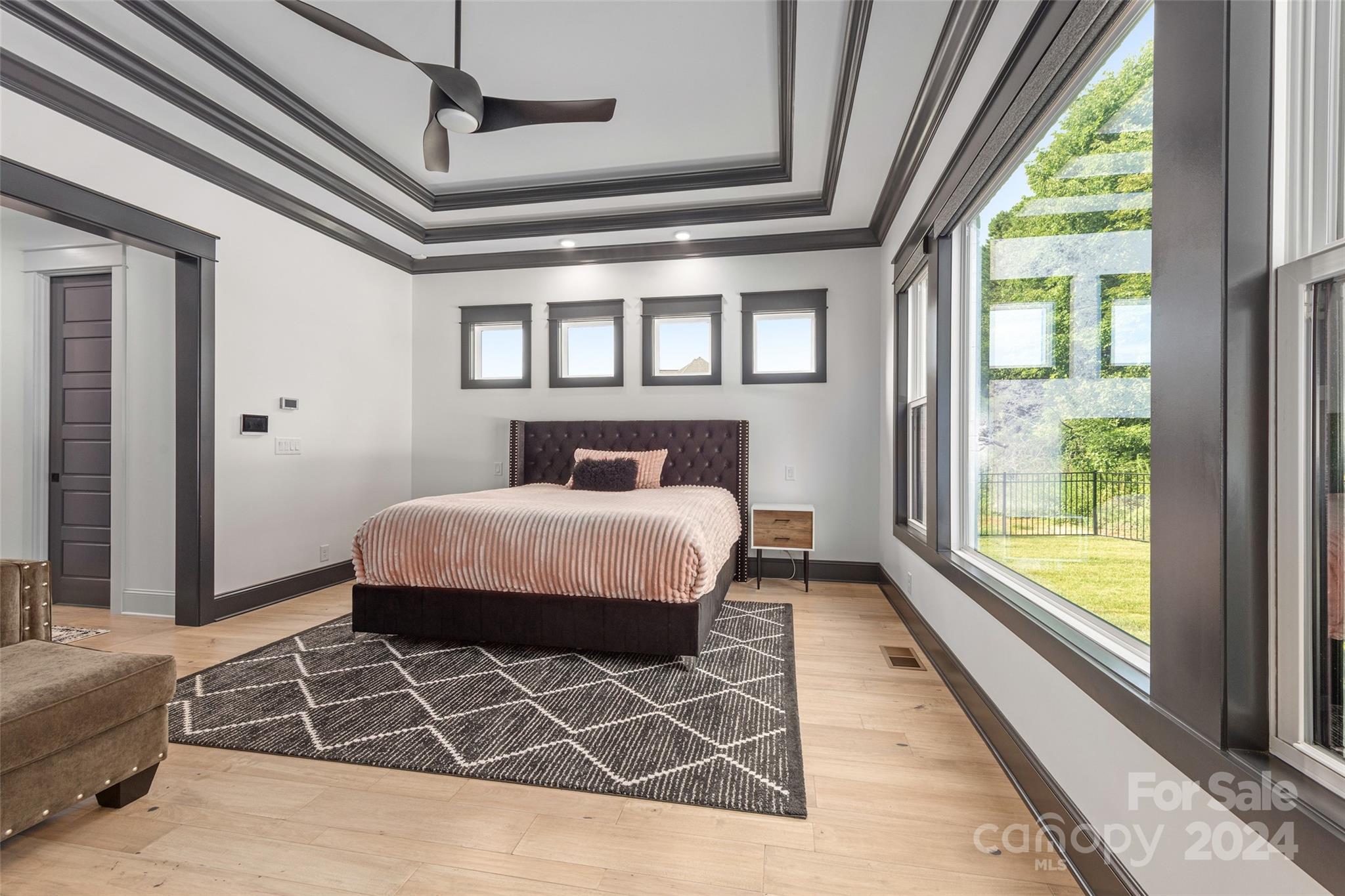 10125 Laurier Lane