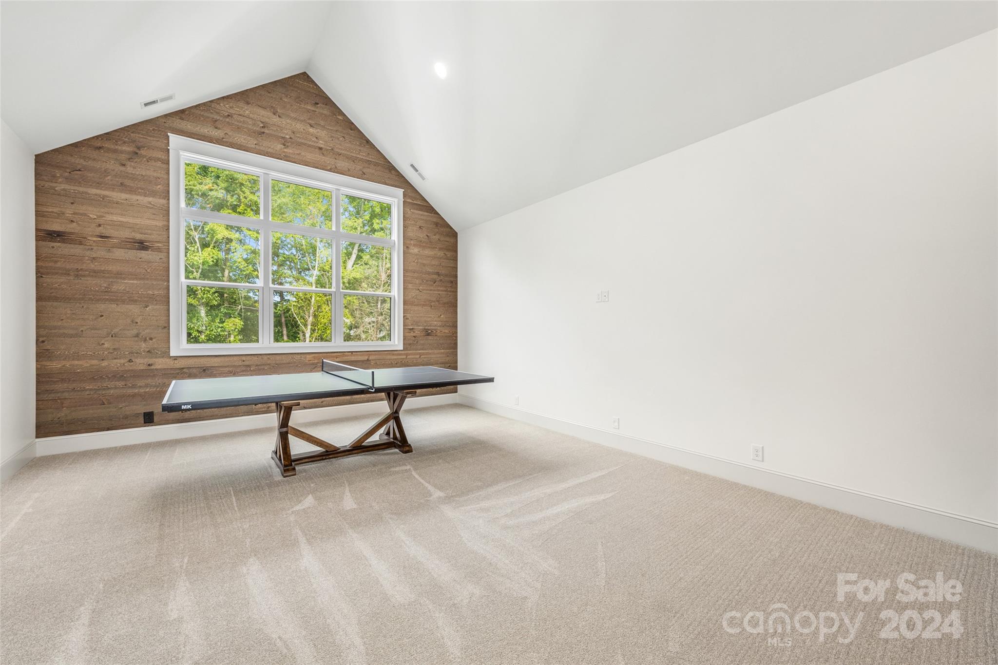 10125 Laurier Lane