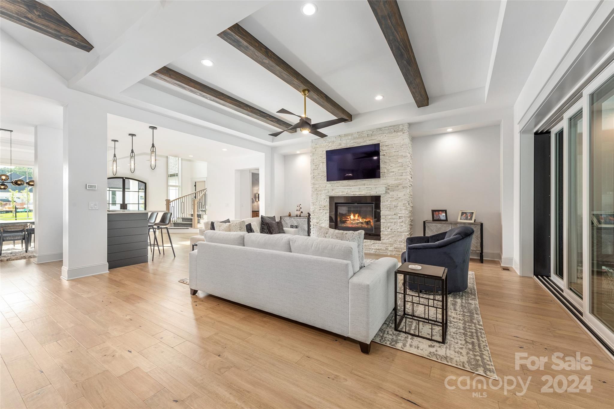 10125 Laurier Lane