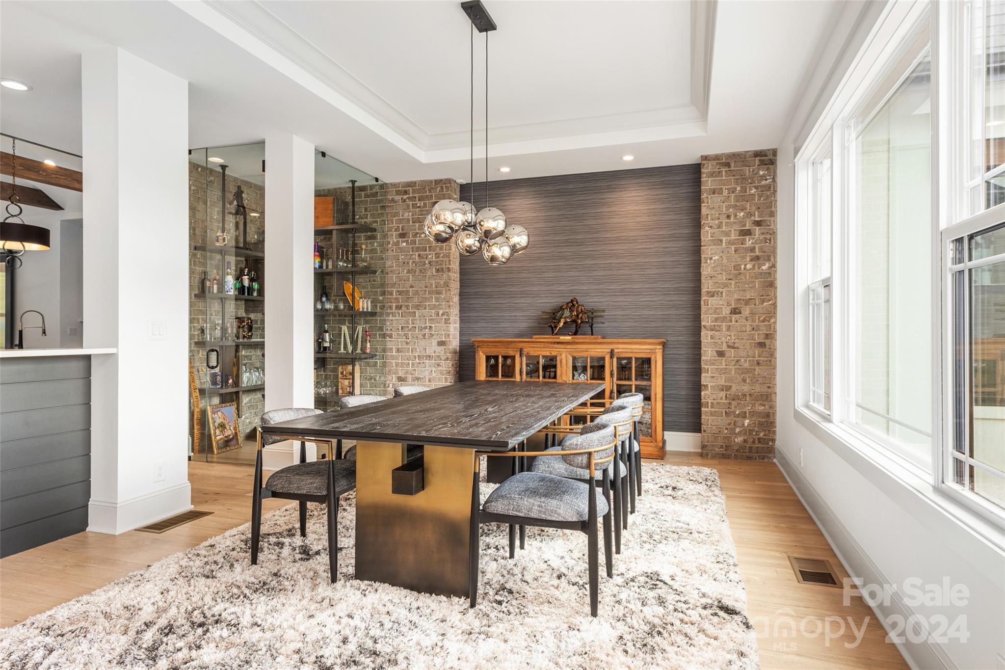 10125 Laurier Lane