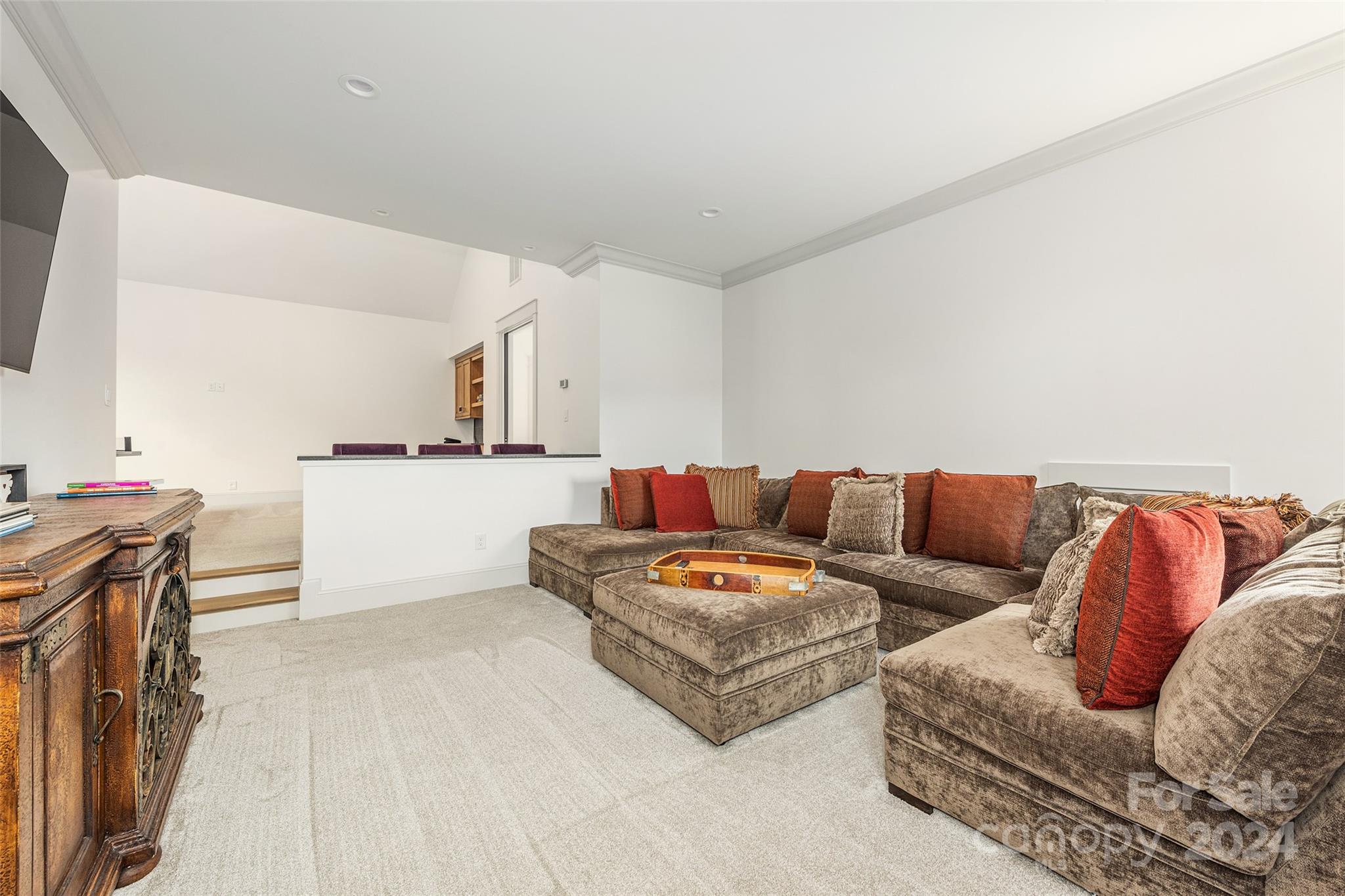 10125 Laurier Lane