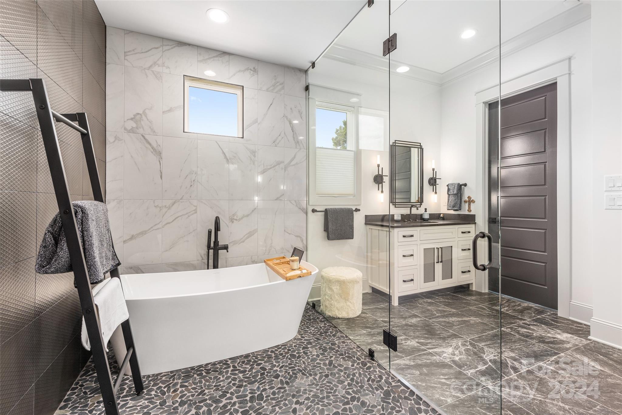 10125 Laurier Lane