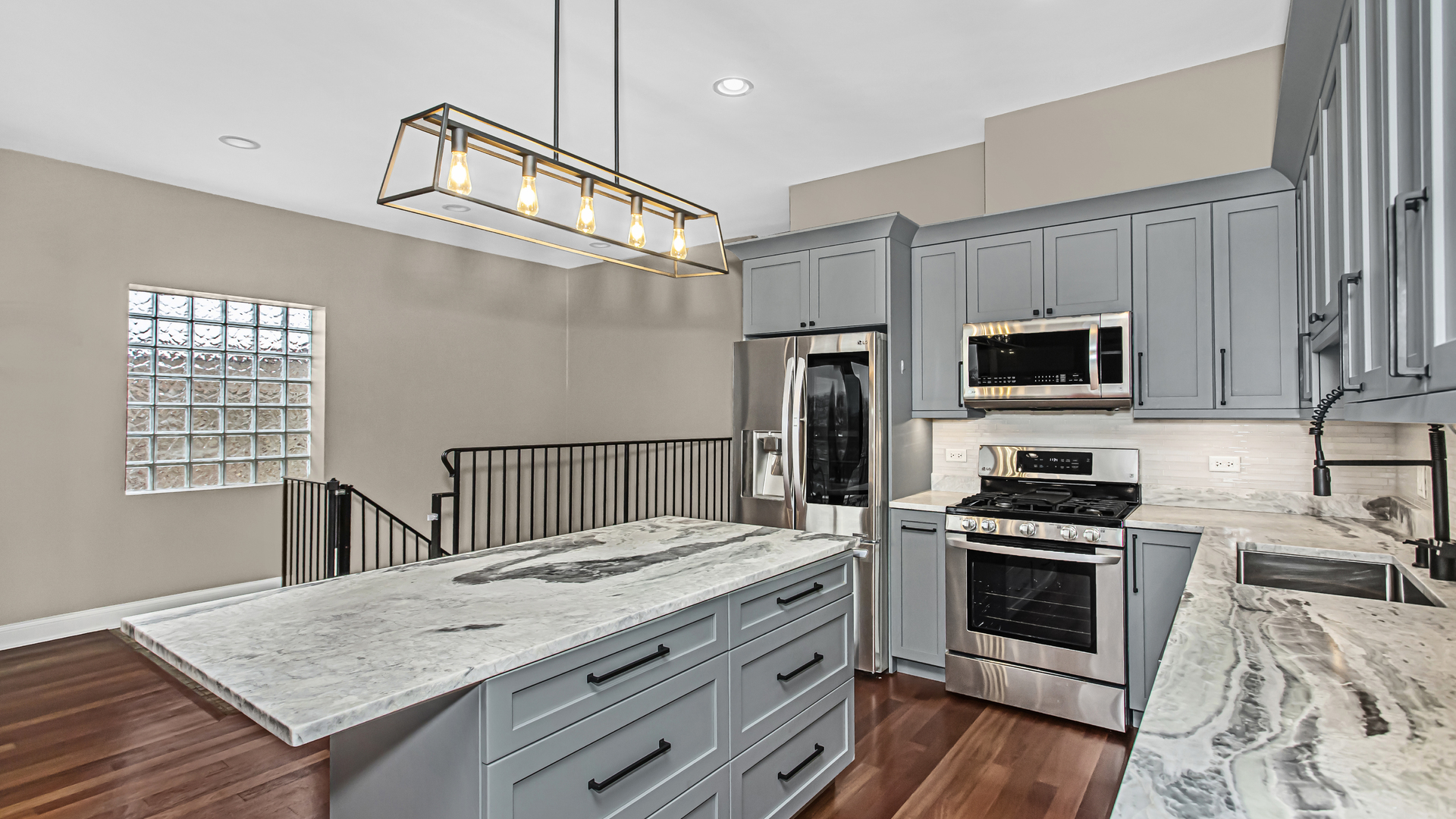 1003 N Damen Avenue Unit: 3