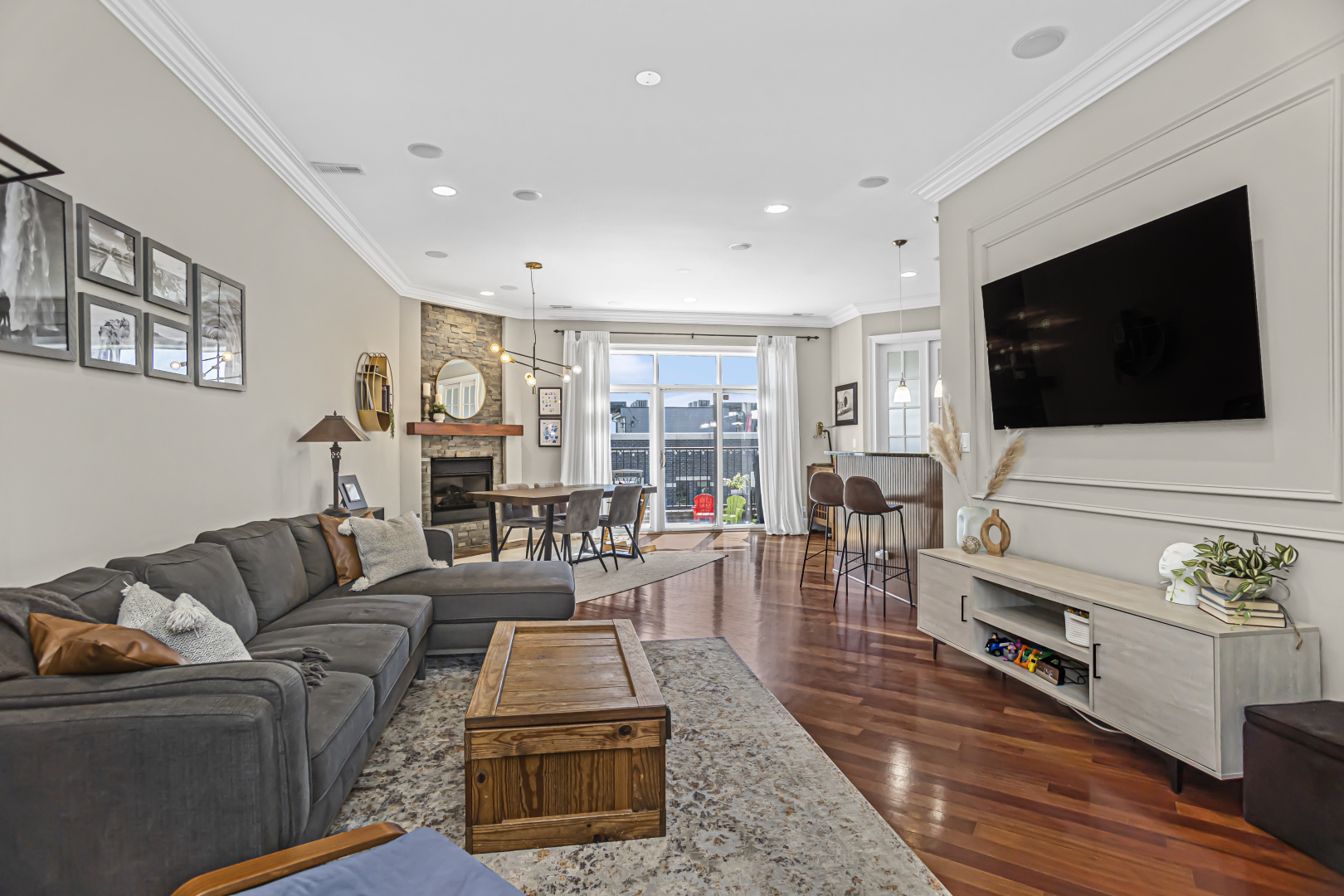 4809 N California Avenue Unit: 4W