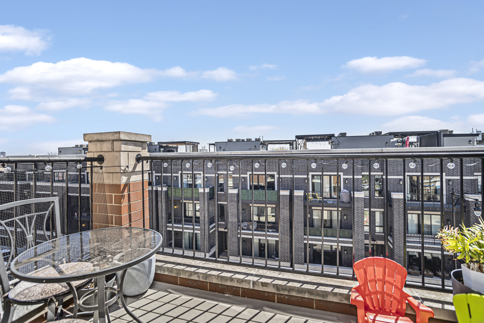 4809 N California Avenue Unit: 4W