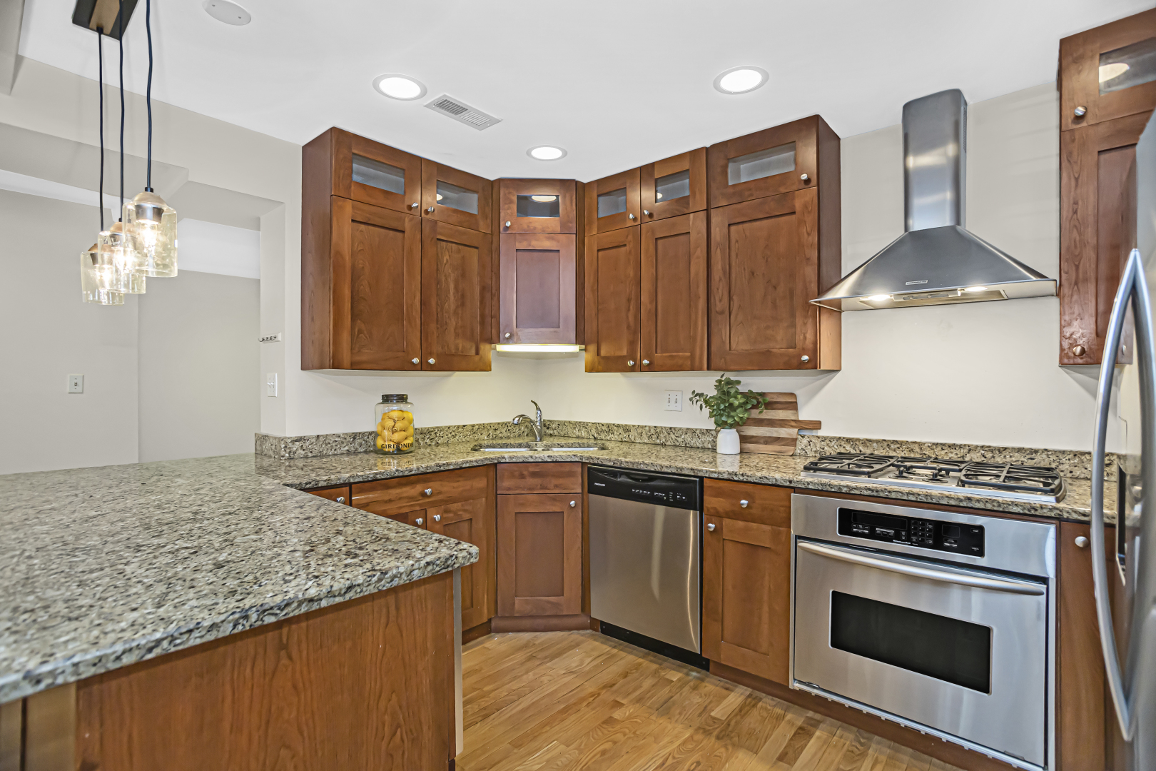 1451 W SUMMERDALE Avenue Unit: G