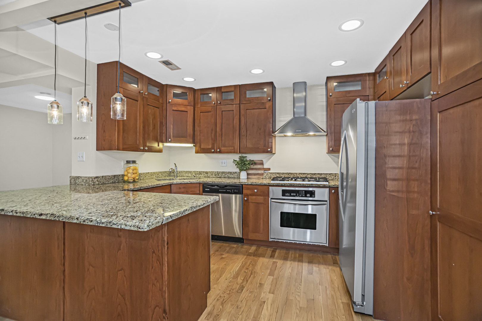 1451 W SUMMERDALE Avenue Unit: G