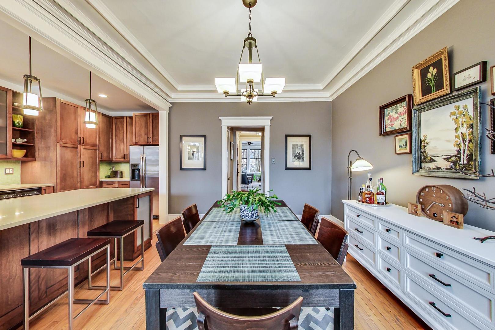 1011 W Ainslie Street Unit: 2