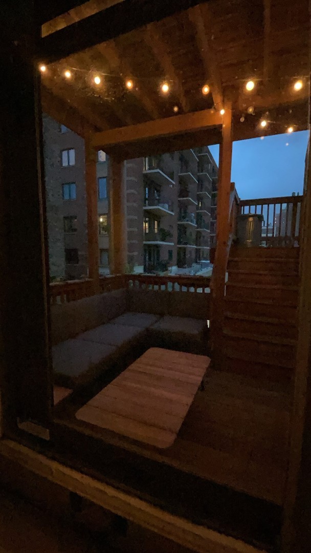 1011 W Ainslie Street Unit: 2