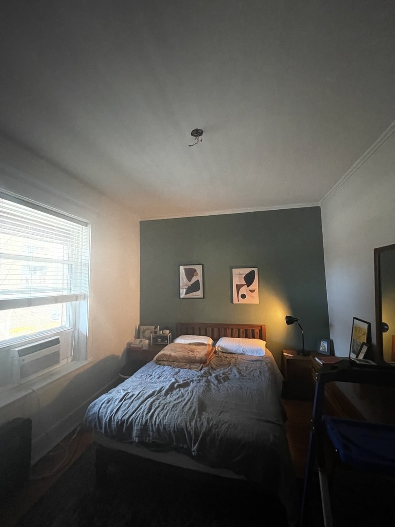 1011 W Ainslie Street Unit: 2