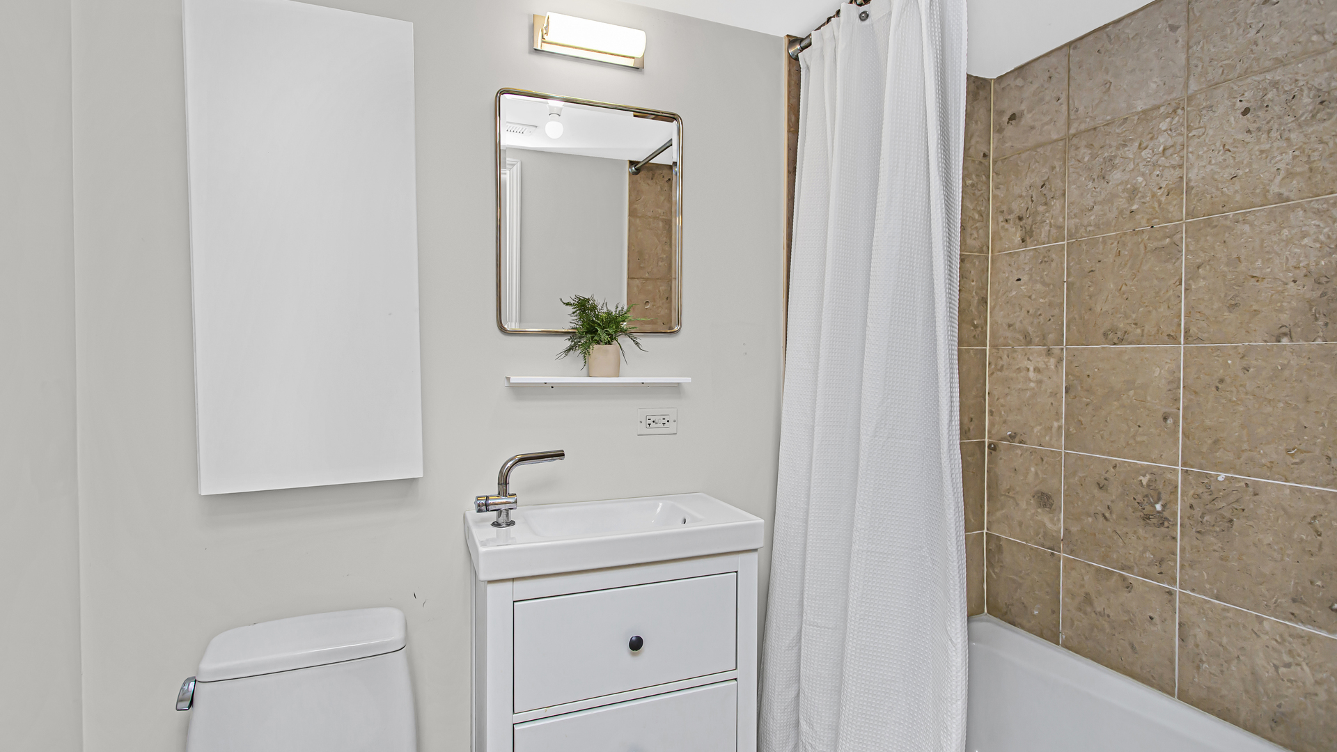 1418 W BRYN MAWR Avenue Unit: GW