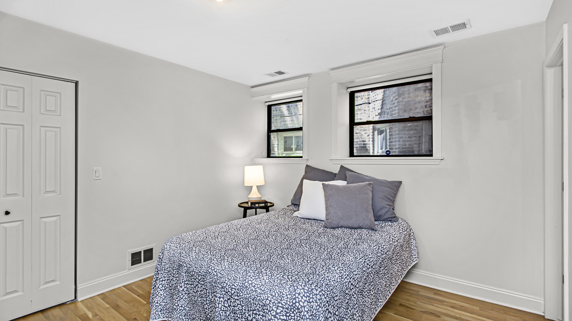 1418 W BRYN MAWR Avenue Unit: GW