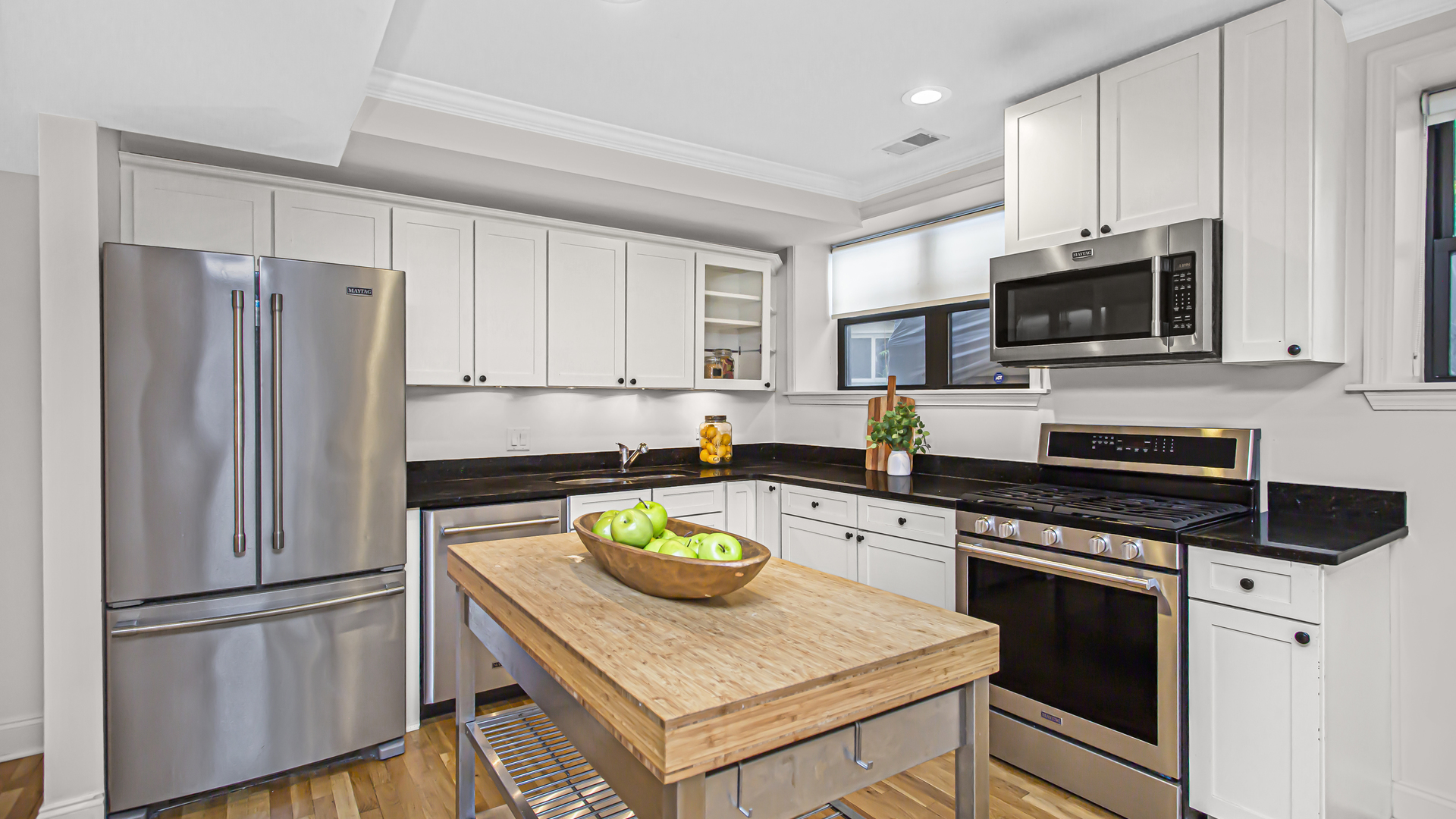 1418 W BRYN MAWR Avenue Unit: GW