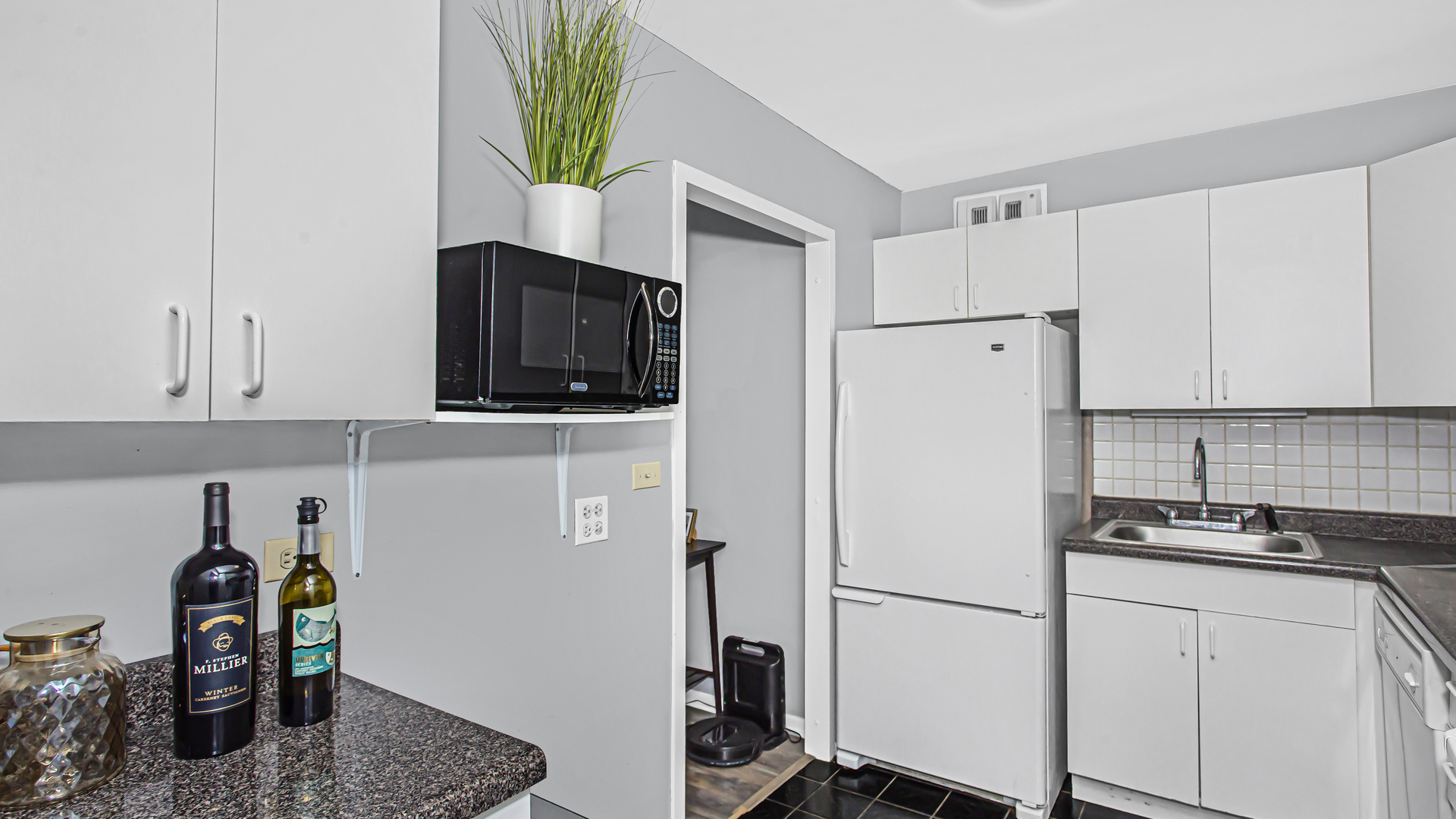 3550 N Lake Shore Drive Unit: 2118