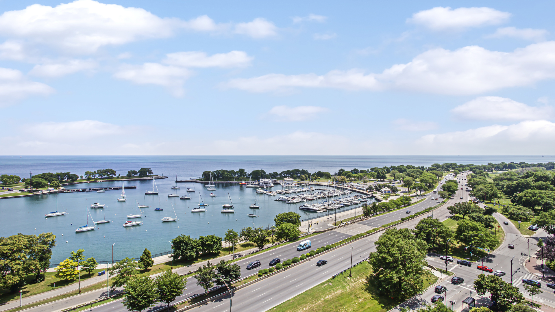 3200 N LAKE SHORE Drive Unit: 1611