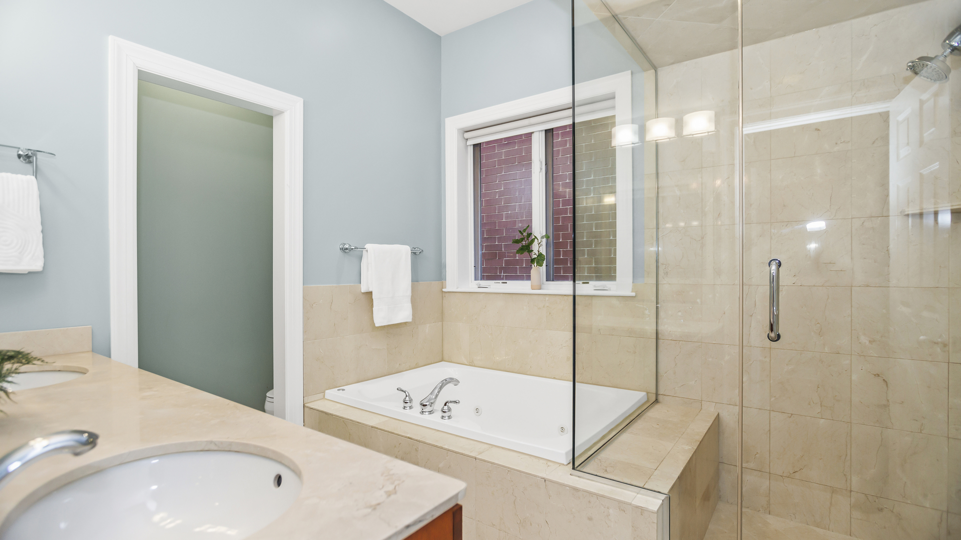 4104 N WESTERN Avenue Unit: 3S