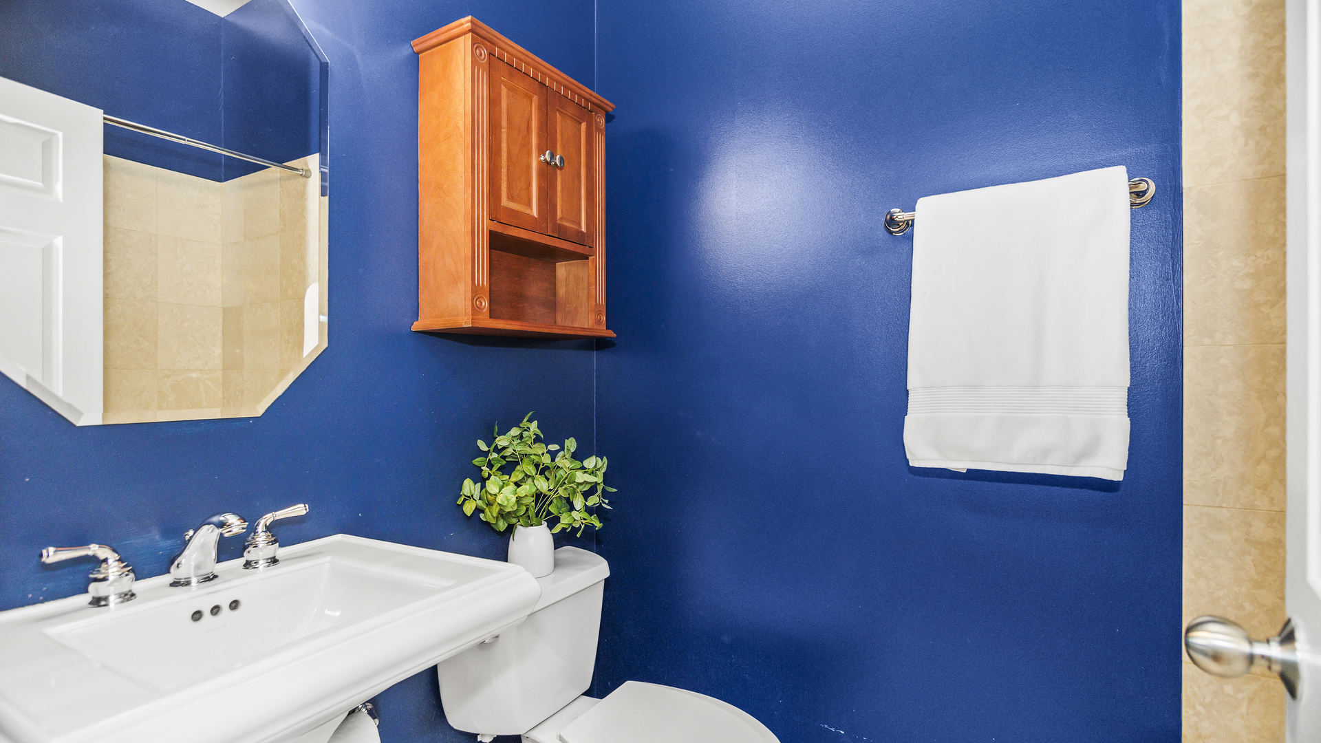 4104 N WESTERN Avenue Unit: 3S