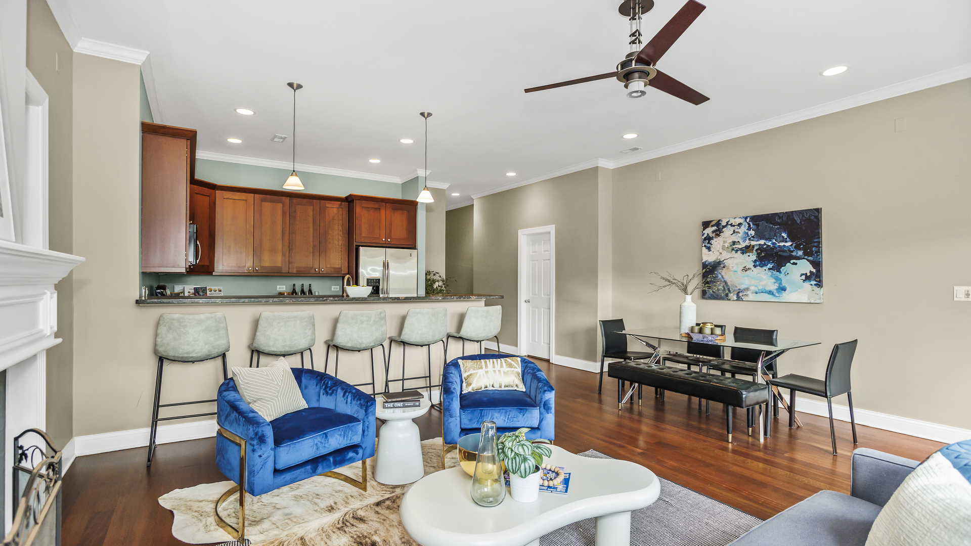 4104 N WESTERN Avenue Unit: 3S