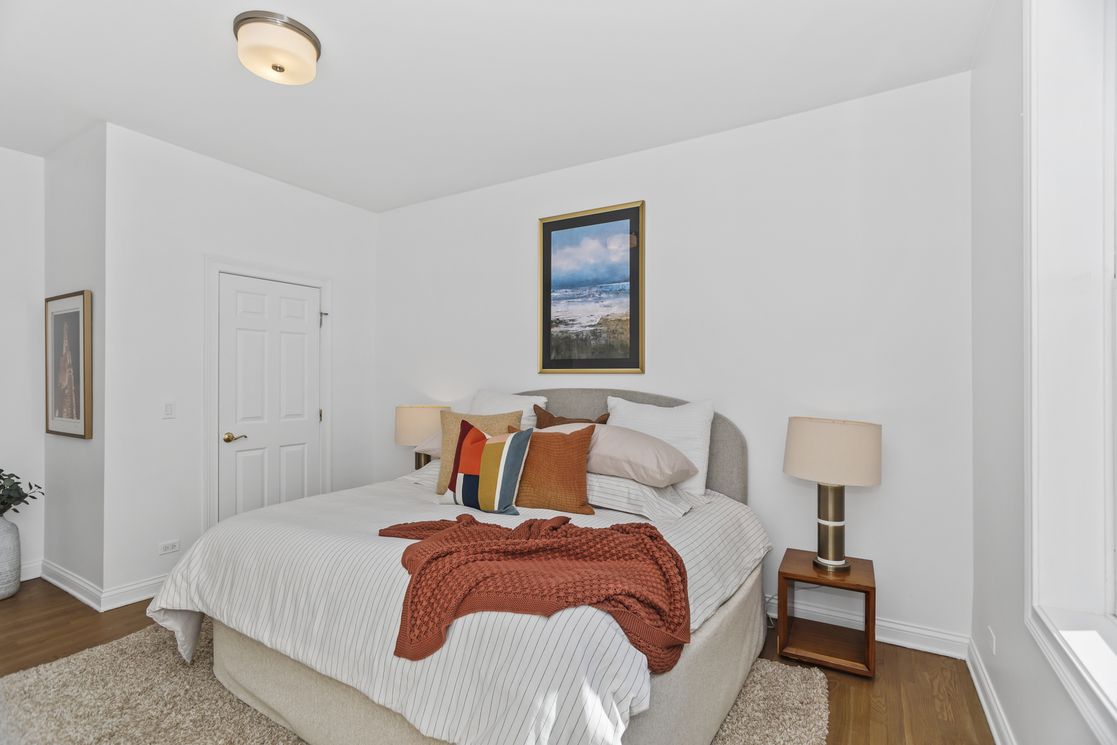 2323 W MONTROSE Avenue Unit: 1W