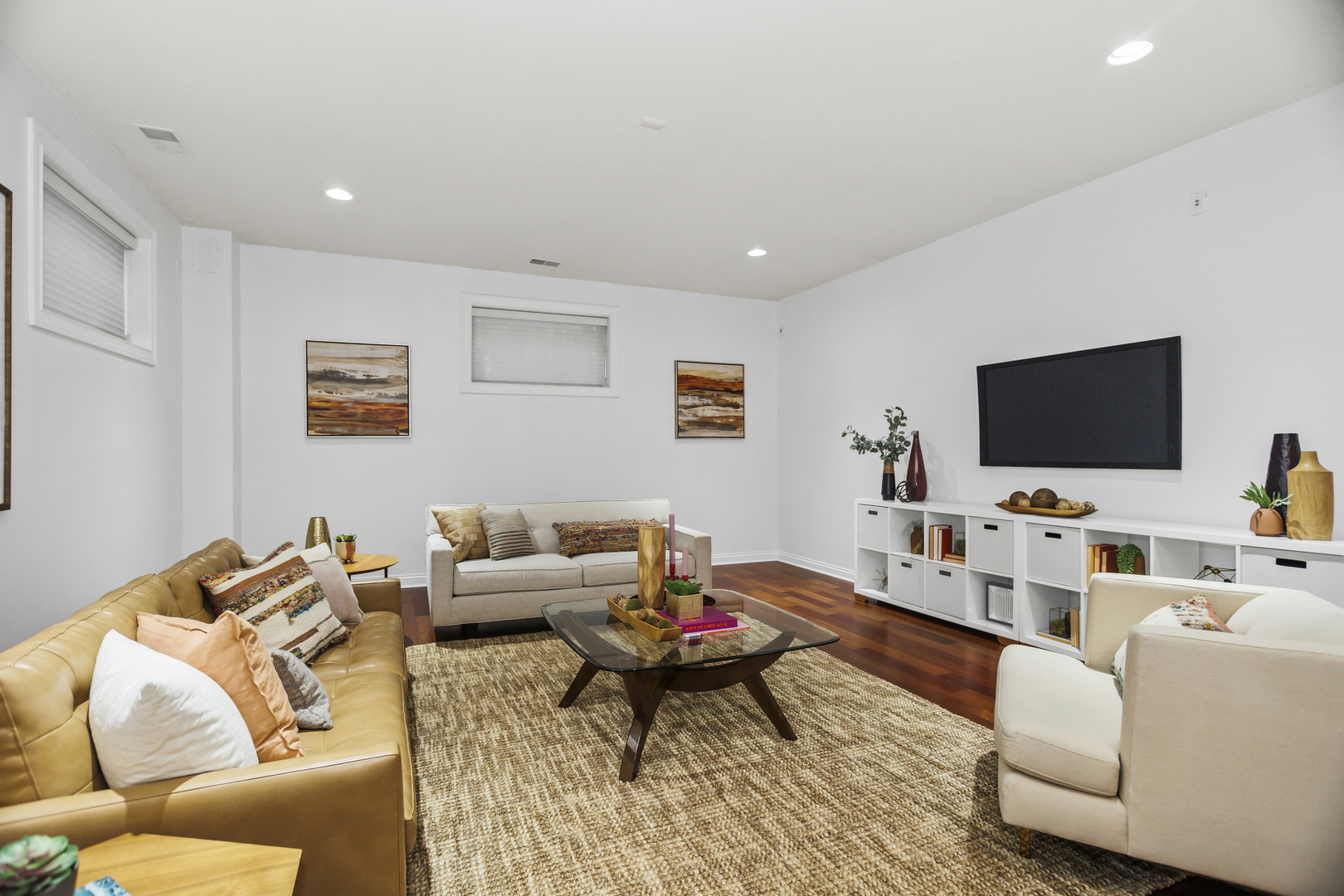 2323 W MONTROSE Avenue Unit: 1W