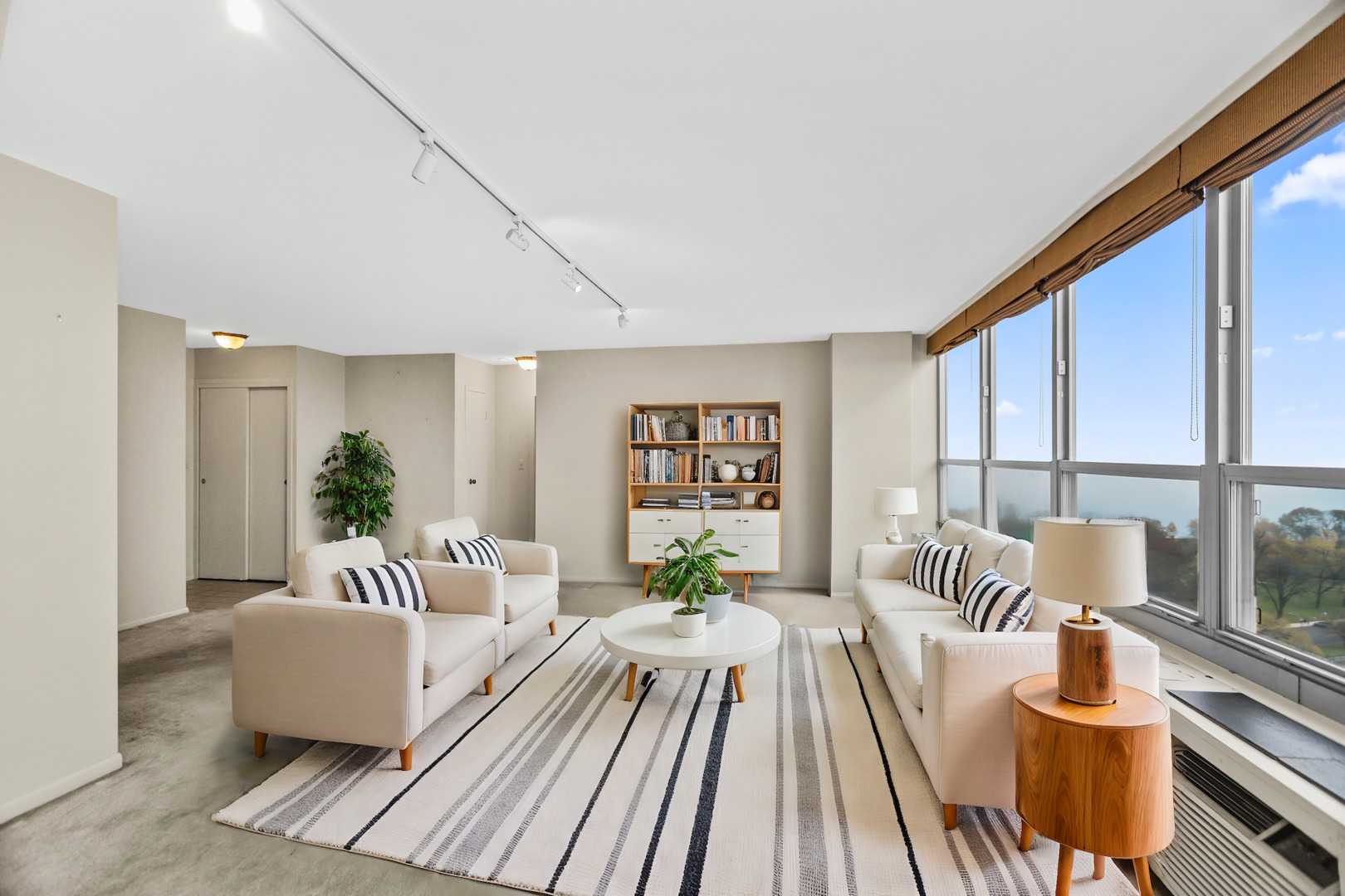 3550 N LAKE SHORE Drive Unit: 1921-23